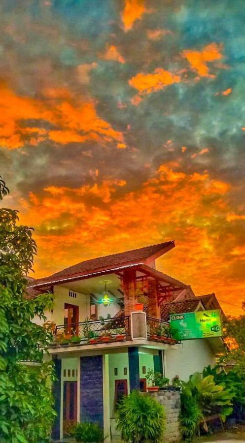 Ada Homestay Магеланг Екстериор снимка