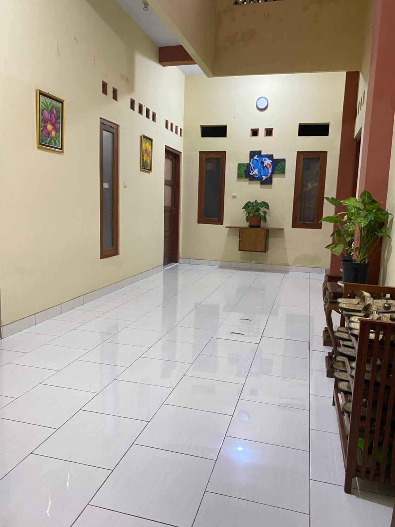 Ada Homestay Магеланг Екстериор снимка